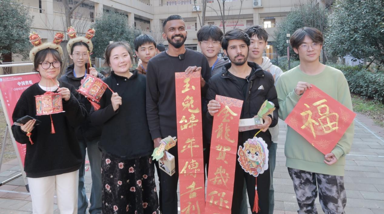 免费成人网
新春传统文化市集精彩纷呈_fororder_图片6