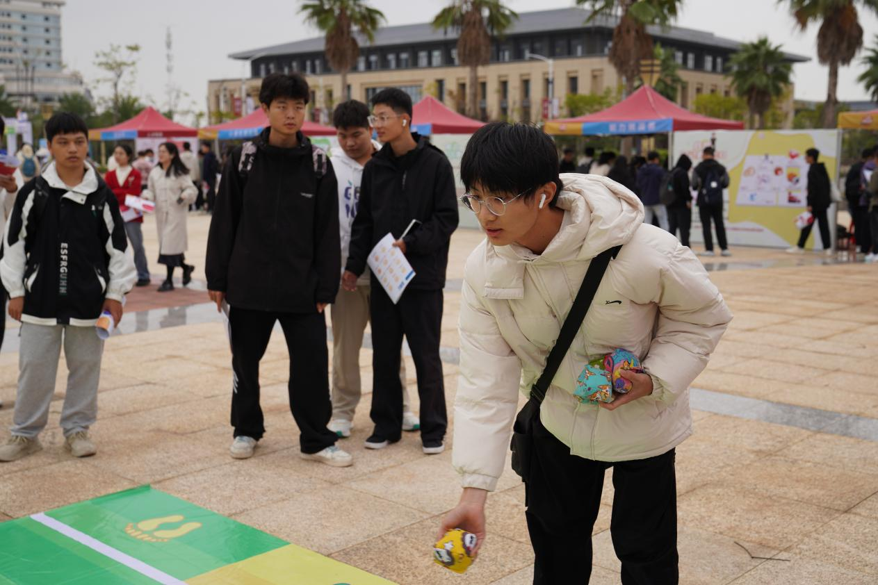 “职业生涯教育”闯关游戏？免费成人网
这场生涯体验之旅反响热烈